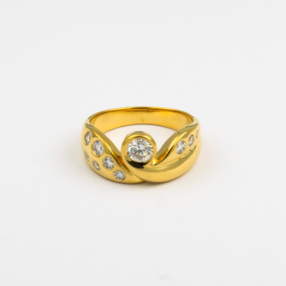 Ring aus 750 Gelbgold mit Brillant, nachhaltiger second hand Schmuck perfekt aufgearbeitet