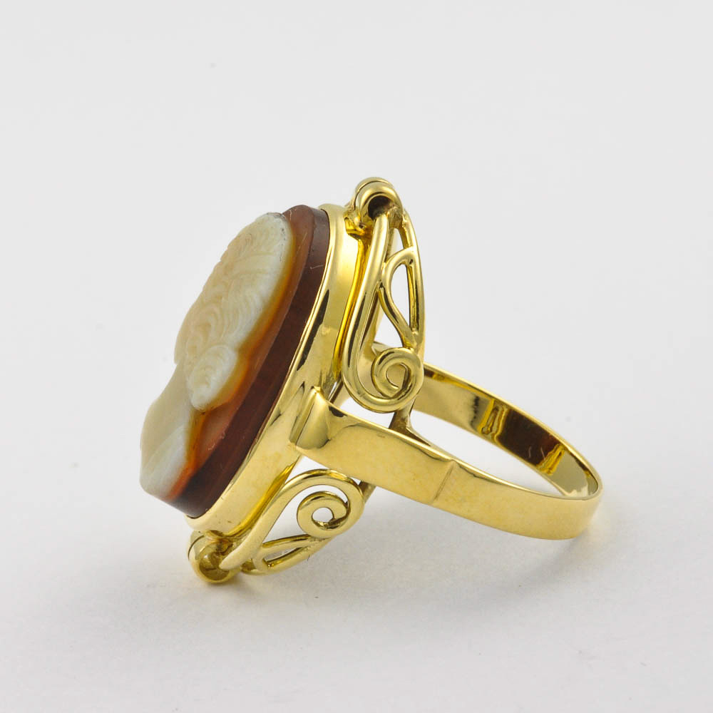 Ring aus 585 Gelbgold mit Kamee/Gemme, hochwertiger second hand Schmuck perfekt aufgearbeitet