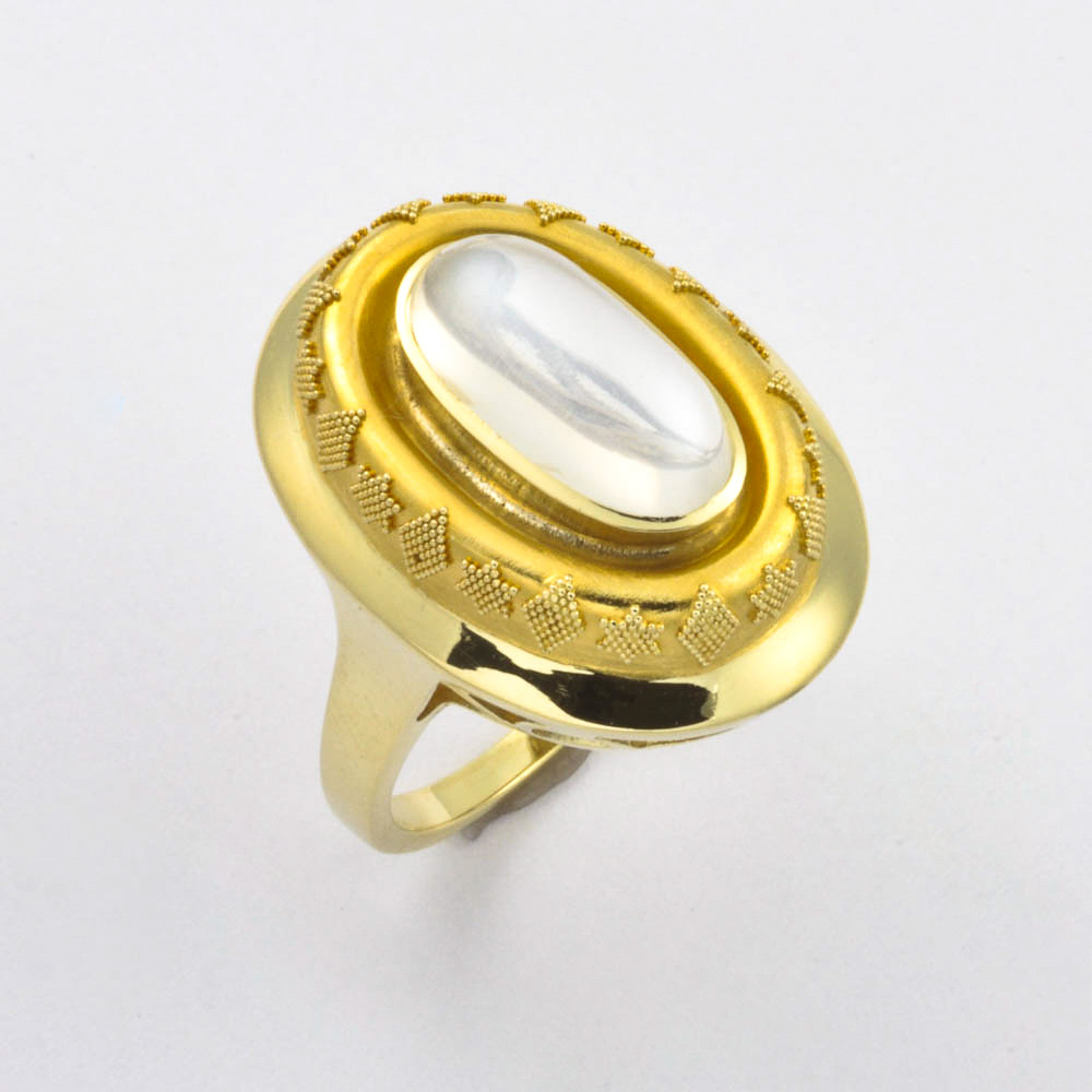 Ring aus 585 Gelbgold mit Mondstein, hochwertiger second hand Schmuck perfekt aufgearbeitet