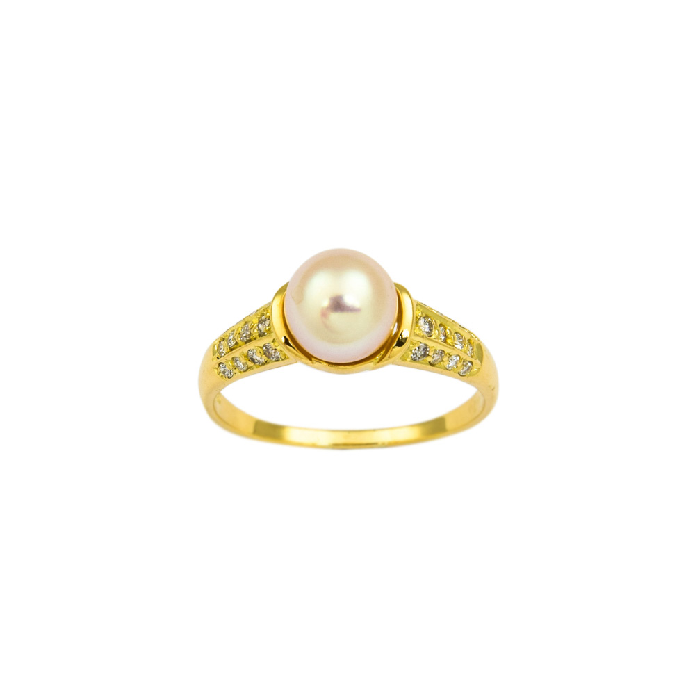 Ring aus 750 Gelbgold mit Perle und Brillant, nachhaltiger second hand Schmuck perfekt aufgearbeitet