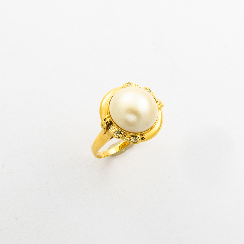 Ring aus 585 Gelbgold mit Perle und Diamant, nachhaltiger second hand Schmuck perfekt aufgearbeitet