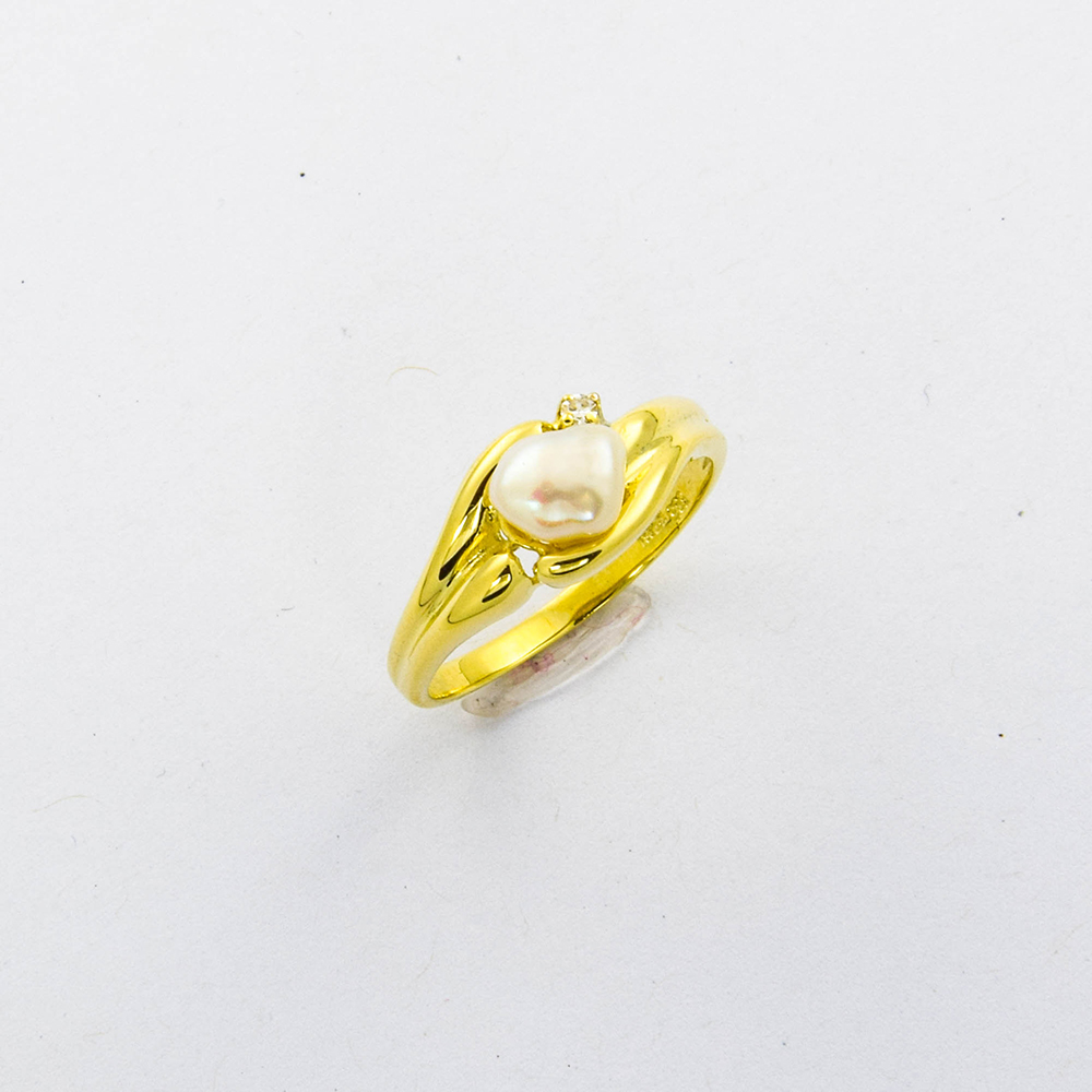 Ring aus 585 Gelbgold mit Perle und Diamant, nachhaltiger second hand Schmuck perfekt aufgearbeitet