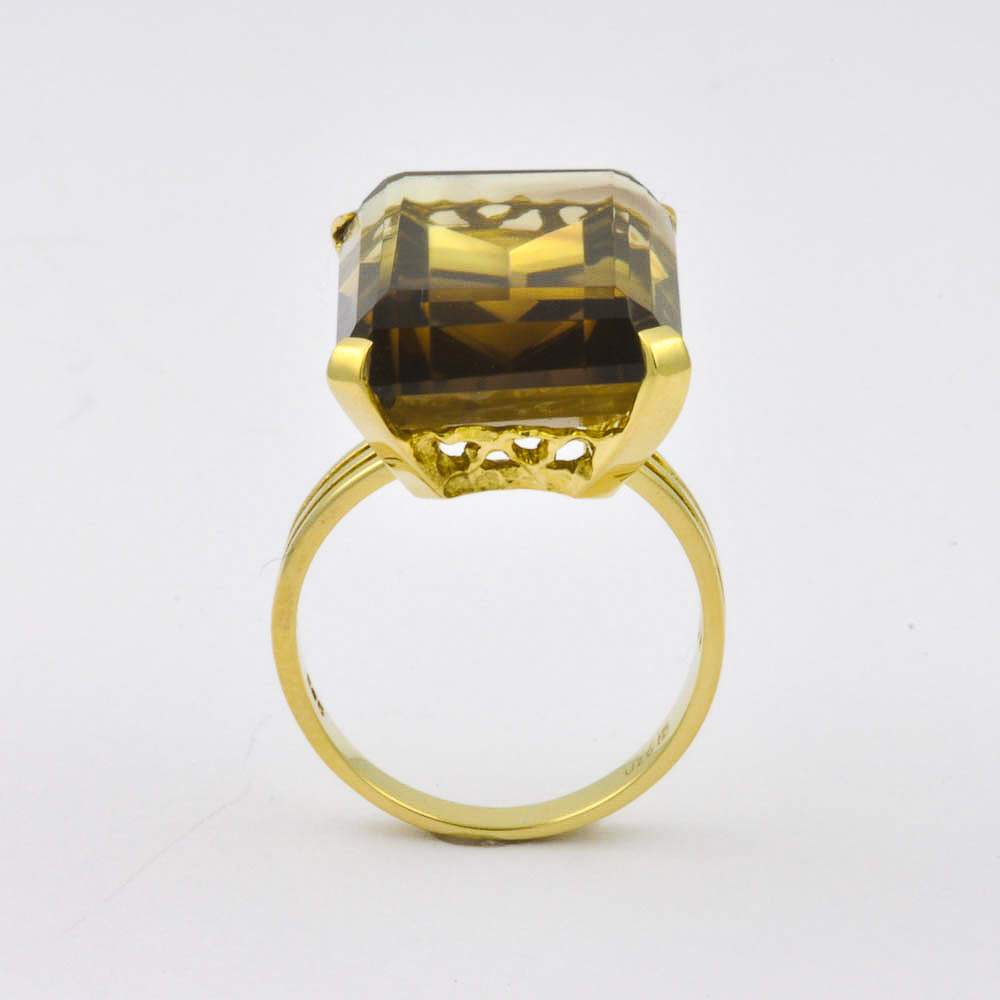 Ring aus 585 Gelbgold mit Rauchquarz, hochwertiger second hand Schmuck perfekt aufgearbeitet
