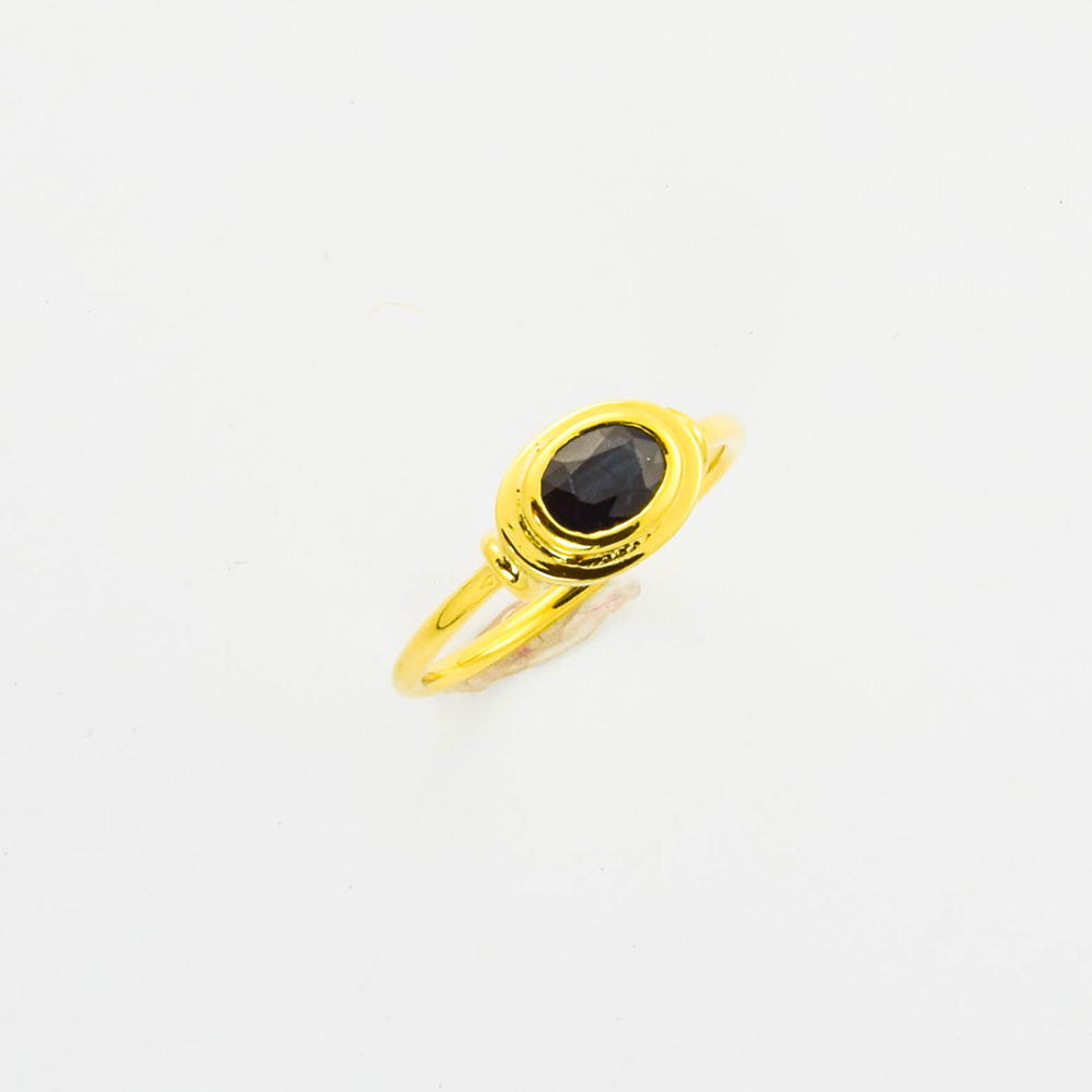 Ring aus 585 Gelbgold mit Saphir, nachhaltiger second hand Schmuck perfekt aufgearbeitet