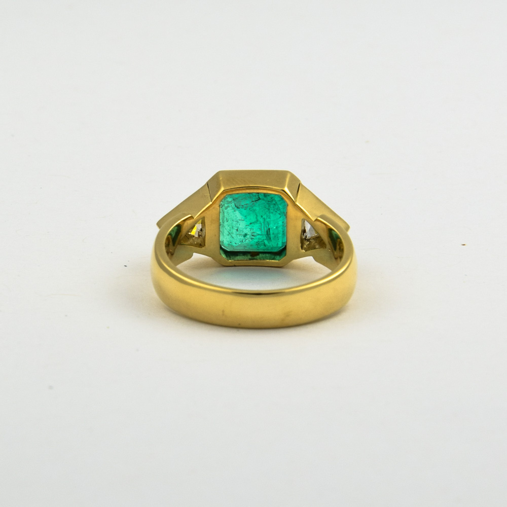 Ring aus 750 Gelbgold mit Smaragd und Diamant, nachhaltiger second hand Schmuck perfekt aufgearbeitet