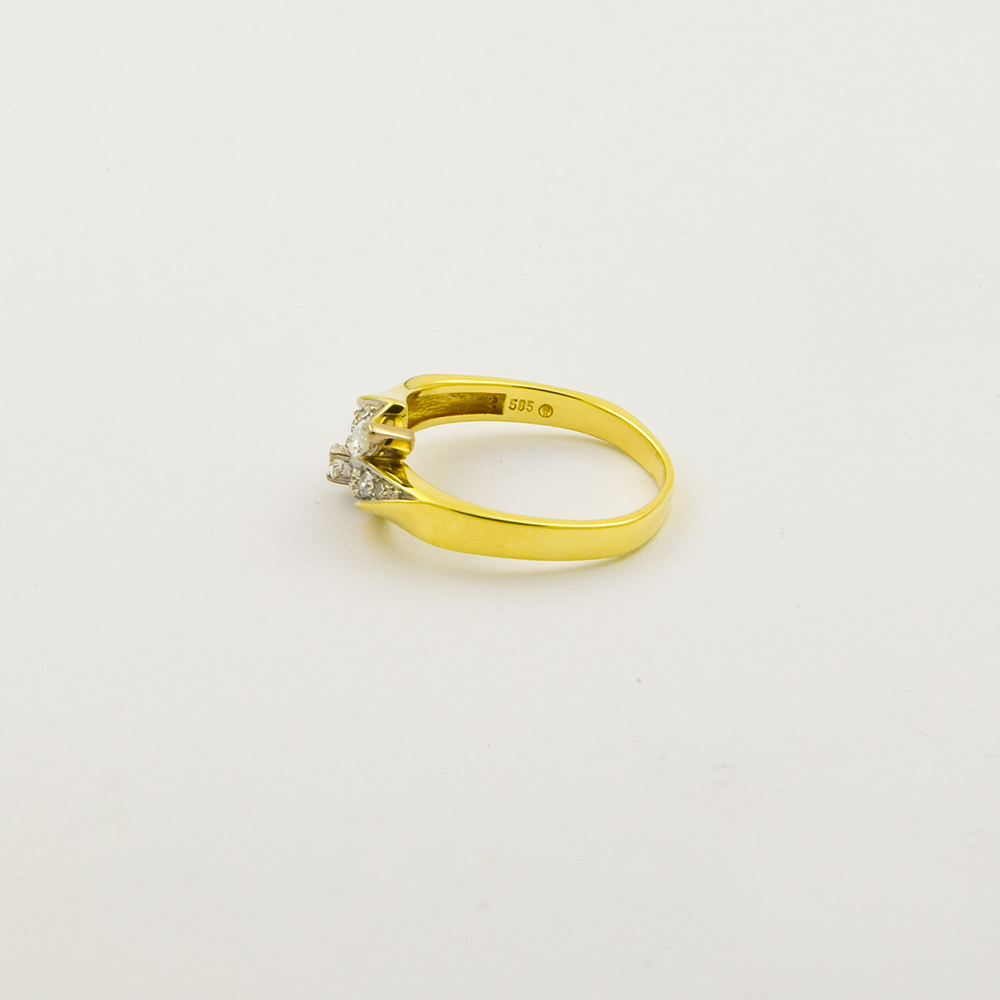 Ring aus 585 Gelb- und Weißgold mit Diamant und Brillant, nachhaltiger second hand Schmuck perfekt aufgearbeitet