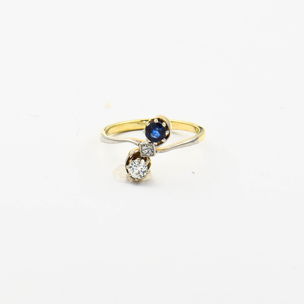 Ring aus 585 Gelb- und Weißgold mit Saphir und Diamant, nachhaltiger second hand Schmuck perfekt aufgearbeitet