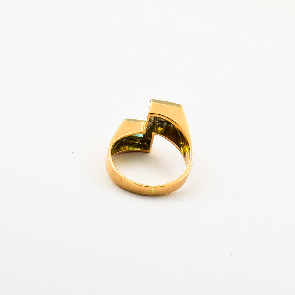 Ring aus 585 Gelb- und Weißgold mit Smaragd und Diamant, nachhaltiger second hand Schmuck perfekt aufgearbeitet