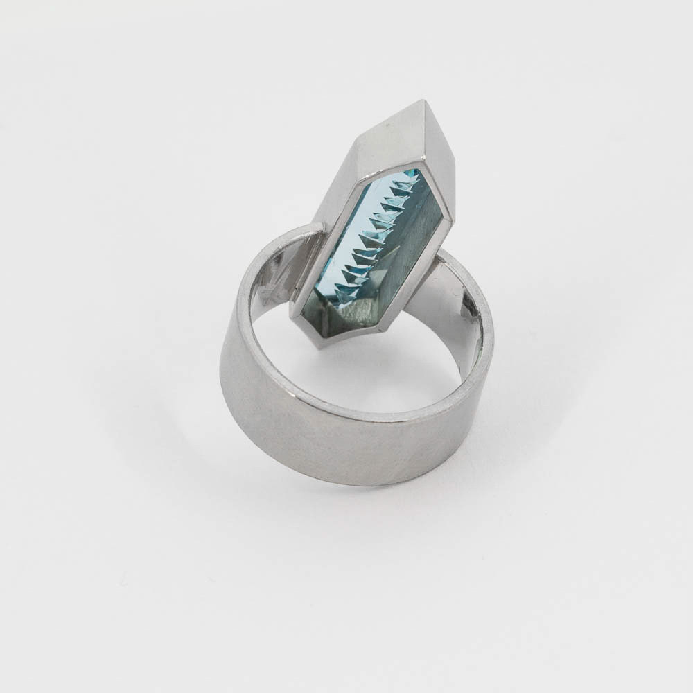 Ring aus 950 Platin mit Aquamarin, hochwertiger second hand Schmuck perfekt aufgearbeitet