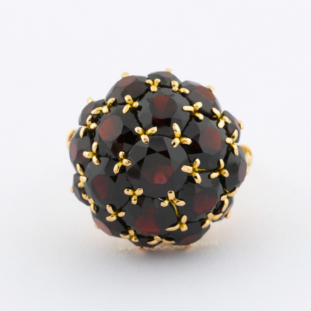 Ring aus 750 Roségold mit Granat, nachhaltiger second hand Schmuck perfekt aufgearbeitet