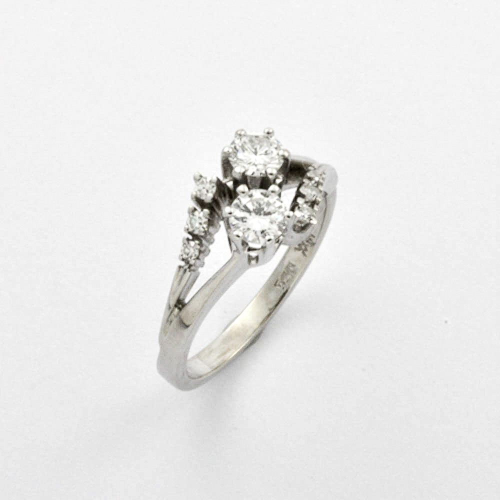 Ring aus 750 Weißgold mit Brillant und Diamant, hochwertiger second hand Schmuck perfekt aufgearbeitet