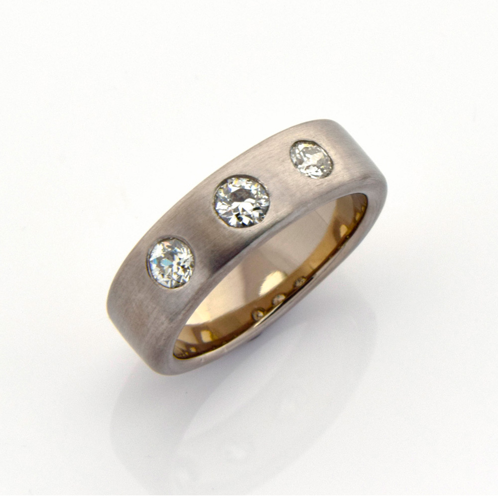 Diamantring aus 585 Weißgold, nachhaltiger second hand Schmuck perfekt aufgearbeitet