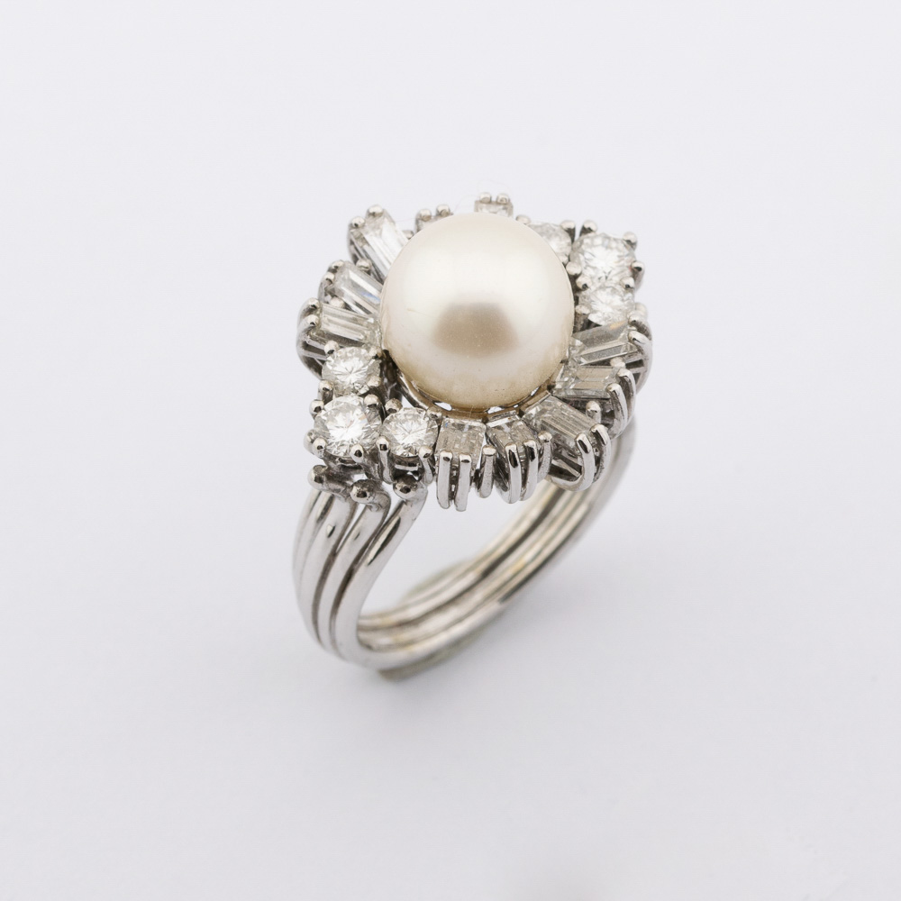 Ring aus 750 Weißgold mit Perle, Brillant und Diamant, hochwertiger second hand Schmuck perfekt aufgearbeitet