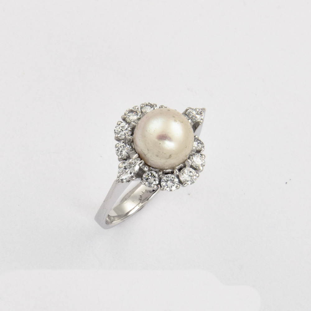 Ring aus 750 Weißgold mit Perle, Brillant und Diamant, nachhaltiger second hand Schmuck perfekt aufgearbeitet