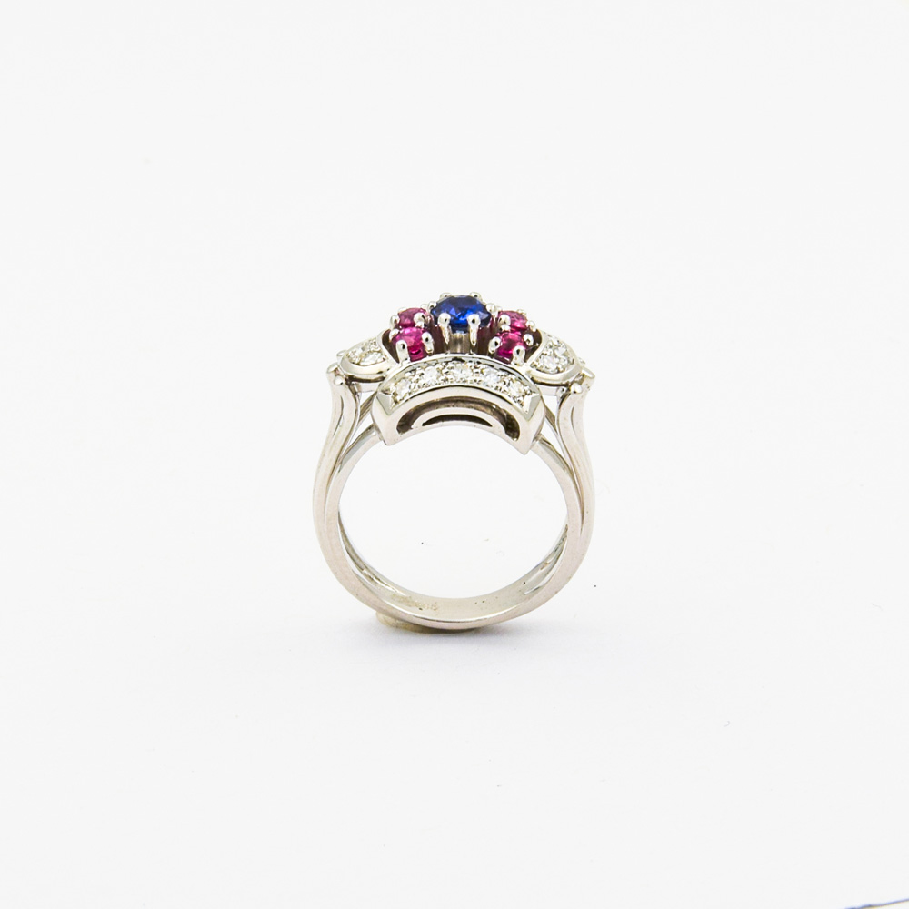 Ring aus 585 Weißgold mit Saphir, Rubin und Diamant, nachhaltiger second hand Schmuck perfekt aufgearbeitet