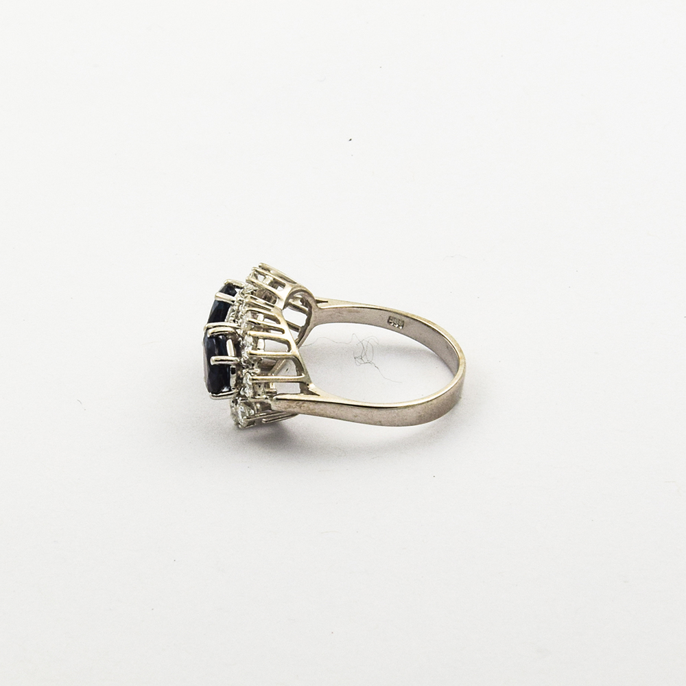 Ring aus 585 Weißgold mit Saphir und Brillant, nachhaltiger second hand Schmuck perfekt aufgearbeitet