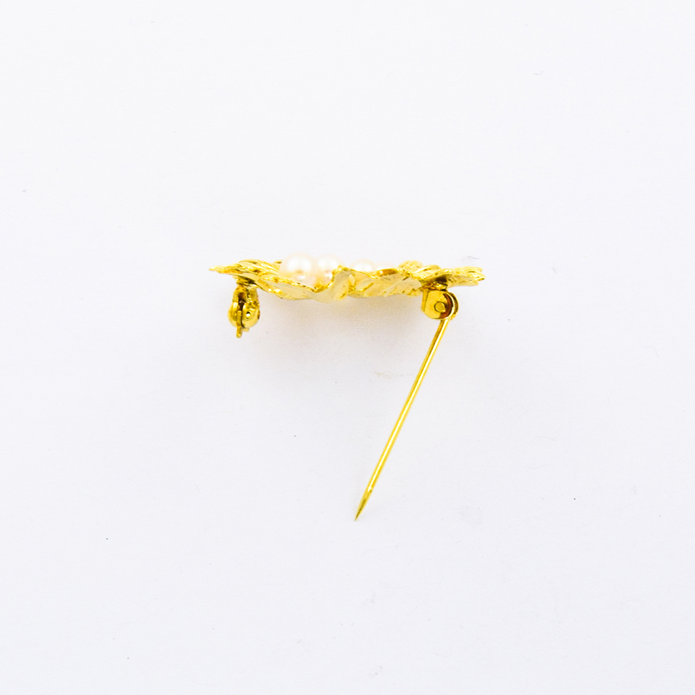 Brosche aus 585 Gelbgold mit Perle, nachhaltiger second hand Schmuck perfekt aufgearbeitet