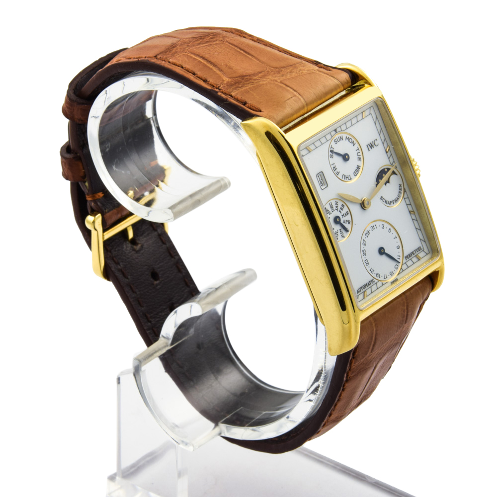 IWC Armbanduhr Novecento mit Datumsanzeige, Mondphase, Ewiger Kalender und verschraubte Krone, gebrauchte Luxusuhren im Top-Zustand