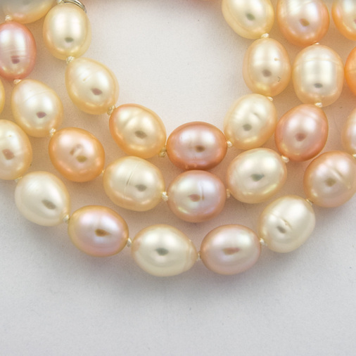 Perlenkette mit Schließe aus 925 Silber , nachhaltiger second hand Schmuck perfekt aufgearbeitet