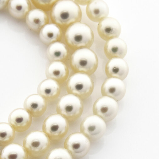 Perlenkette mit Schließe aus 585 Weißgold mit Perle, nachhaltiger second hand Schmuck perfekt aufgearbeitet