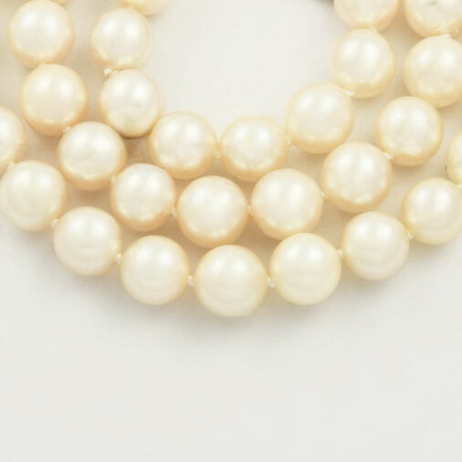 Perlenkette mit Schließe aus 750 Weißgold mit Brillant, nachhaltiger second hand Schmuck perfekt aufgearbeitet