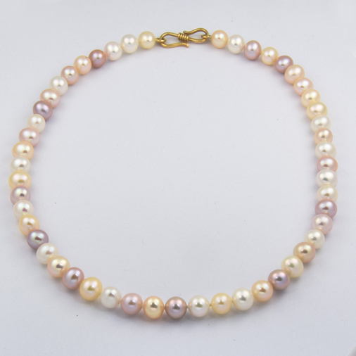 Perlenkette mit Schließe aus 750 Gelbgold, 46 cm, hochwertiger second hand Schmuck perfekt aufgearbeitet