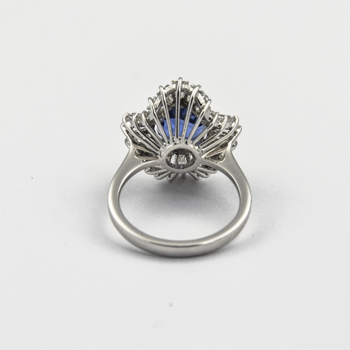 Entourage-Ring aus 750 Weißgold mit Saphir und Diamant, neuwertig, nachhaltiger second hand Schmuck perfekt aufgearbeitet