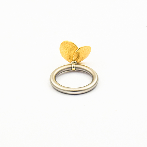 Pur Ring Goldblüte aus 750 Edelstahl/Gold mit synth. Stein, nachhaltiger second hand Schmuck perfekt aufgearbeitet