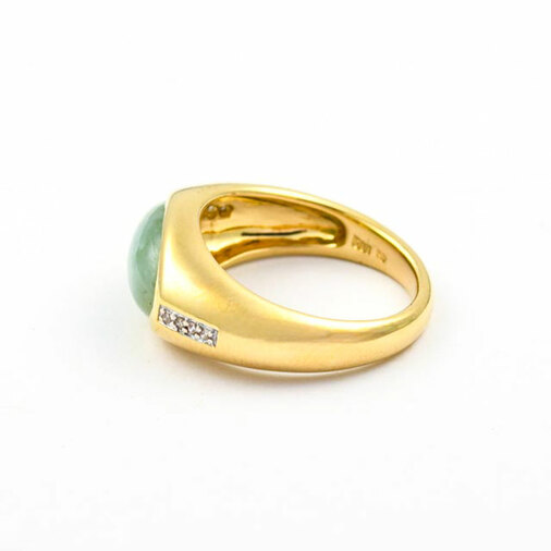 Ring aus 585 Gelb- und Weißgold mit Jade und Diamant, nachhaltiger second hand Schmuck perfekt aufgearbeitet