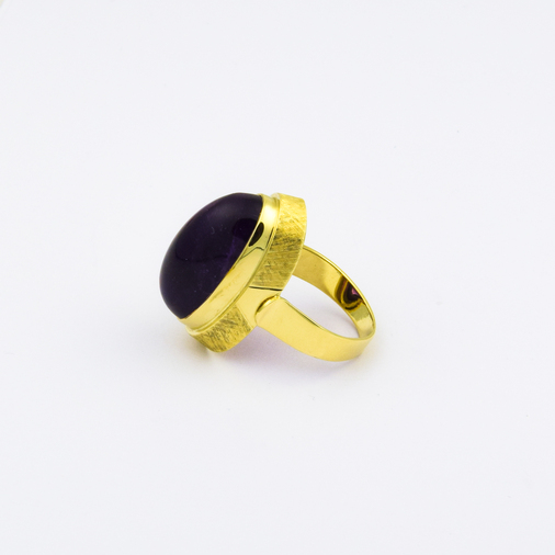 Ring aus 585 Gelbgold mit Amethyst, nachhaltiger second hand Schmuck perfekt aufgearbeitet