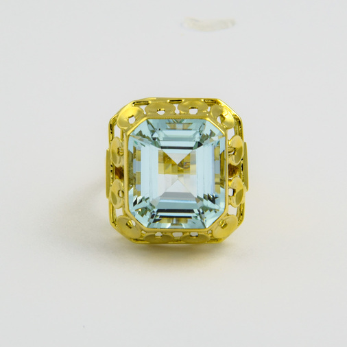 Ring aus 585 Gelbgold mit Aquamarin, nachhaltiger second hand Schmuck perfekt aufgearbeitet