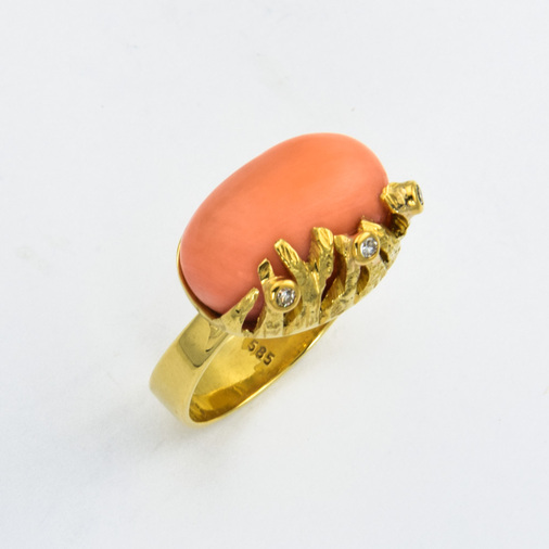 Korallenring aus 585 Gelbgold mit Diamant, nachhaltiger second hand Schmuck perfekt aufgearbeitet