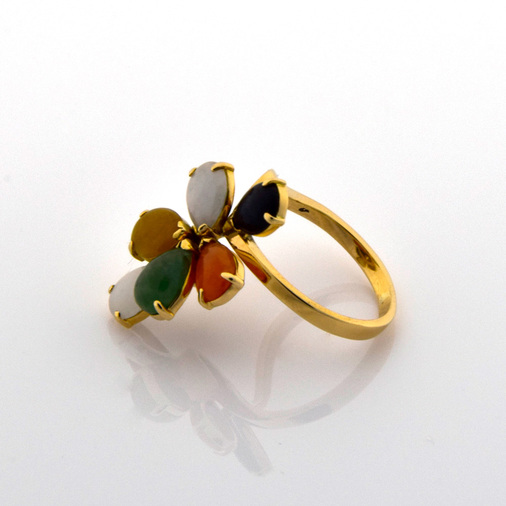Ring aus 585 Gelbgold mit Jade, nachhaltiger second hand Schmuck perfekt aufgearbeitet
