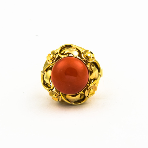 Ring aus 585 Gelbgold mit Koralle, hochwertiger second hand Schmuck perfekt aufgearbeitet