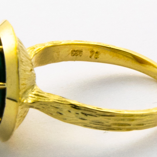 Ring aus 585 Gelbgold mit Malachit, nachhaltiger second hand Schmuck perfekt aufgearbeitet