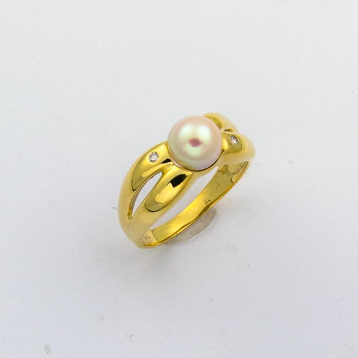 Ring aus 585 Gelbgold mit Perle und Brillant, nachhaltiger second hand Schmuck perfekt aufgearbeitet