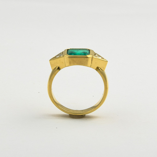 Ring aus 750 Gelbgold mit Smaragd und Diamant, nachhaltiger second hand Schmuck perfekt aufgearbeitet
