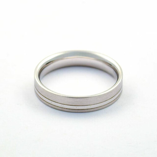 Ring aus 585 Weißgold, nachhaltiger second hand Schmuck perfekt aufgearbeitet
