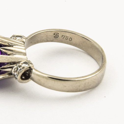 Ring aus 750 Weißgold mit Amethyst und Diamant, nachhaltiger second hand Schmuck perfekt aufgearbeitet