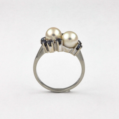 Ring aus 585 Weißgold mit Perle und Saphir, hochwertiger second hand Schmuck perfekt aufgearbeitet