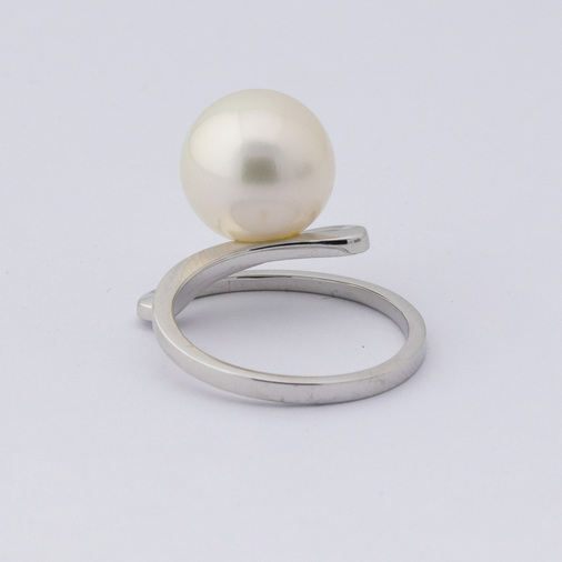Ring aus 585 Weißgold mit Perle und Brillant, hochwertiger second hand Schmuck perfekt aufgearbeitet
