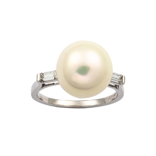 Ring aus 750 Weißgold mit Perle und Diamant, nachhaltiger second hand Schmuck perfekt aufgearbeitet