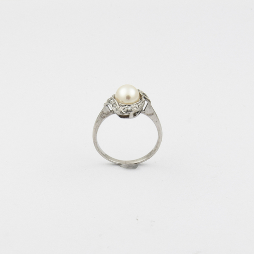 Ring aus 585 Weißgold mit Perle und Diamant, nachhaltiger second hand Schmuck perfekt aufgearbeitet