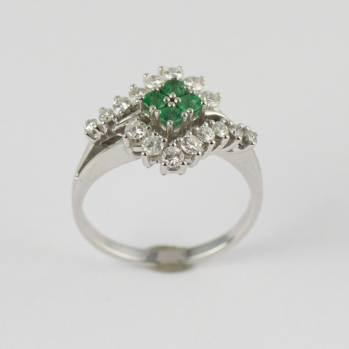 Ring aus 585 Weißgold mit Smaragd und Brillant, hochwertiger second hand Schmuck perfekt aufgearbeitet