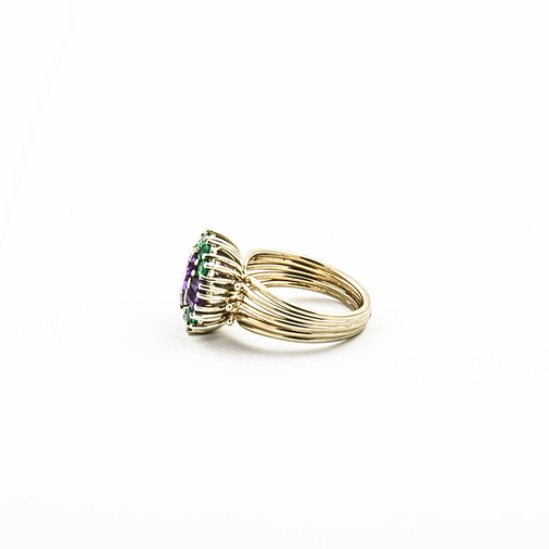 Ring aus 750 Weißgold mit Amethyst und Smaragd, nachhaltiger second hand Schmuck perfekt aufgearbeitet