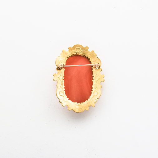 Brosche Bacchus Weingott aus 750 Gelbgold mit Koralle, nachhaltiger second hand Schmuck perfekt aufgearbeitet