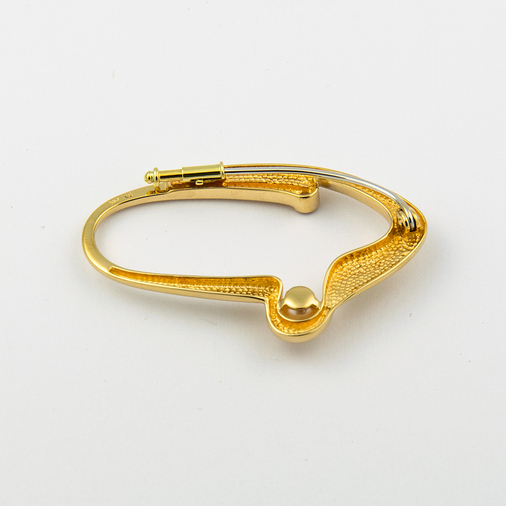 Brosche aus 585 Gelbgold mit Perle und Brillant, nachhaltiger second hand Schmuck perfekt aufgearbeitet