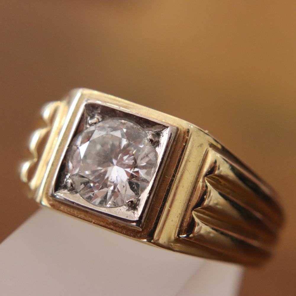 Gold Ring mit 1 Carat Diamant
