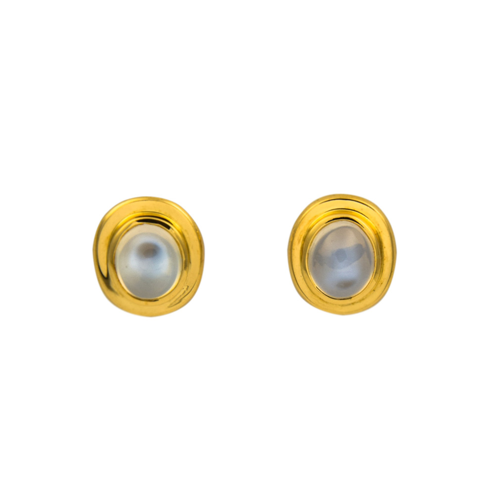 Die passenden Ohrringe für das eckige Gesicht: Hübsche Ohrhänger der Marke Jette Joop aus 750 Gelbgold mit zwei Brillanten.