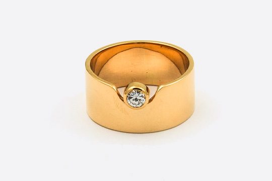 Secondhand Ring aus Gold mit Brillanten - traumhafter Schmuck für jeden Anlass